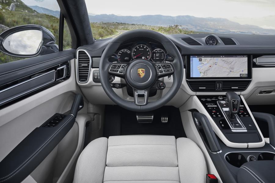 Торпедо Porsche Cayenne Turbo Coupe 2019 года  (WW) (фото 34 из 44)